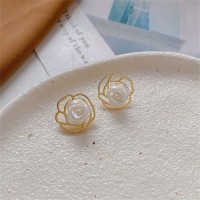 Wholesale elegant and versatile high-end mete alloy stud earring