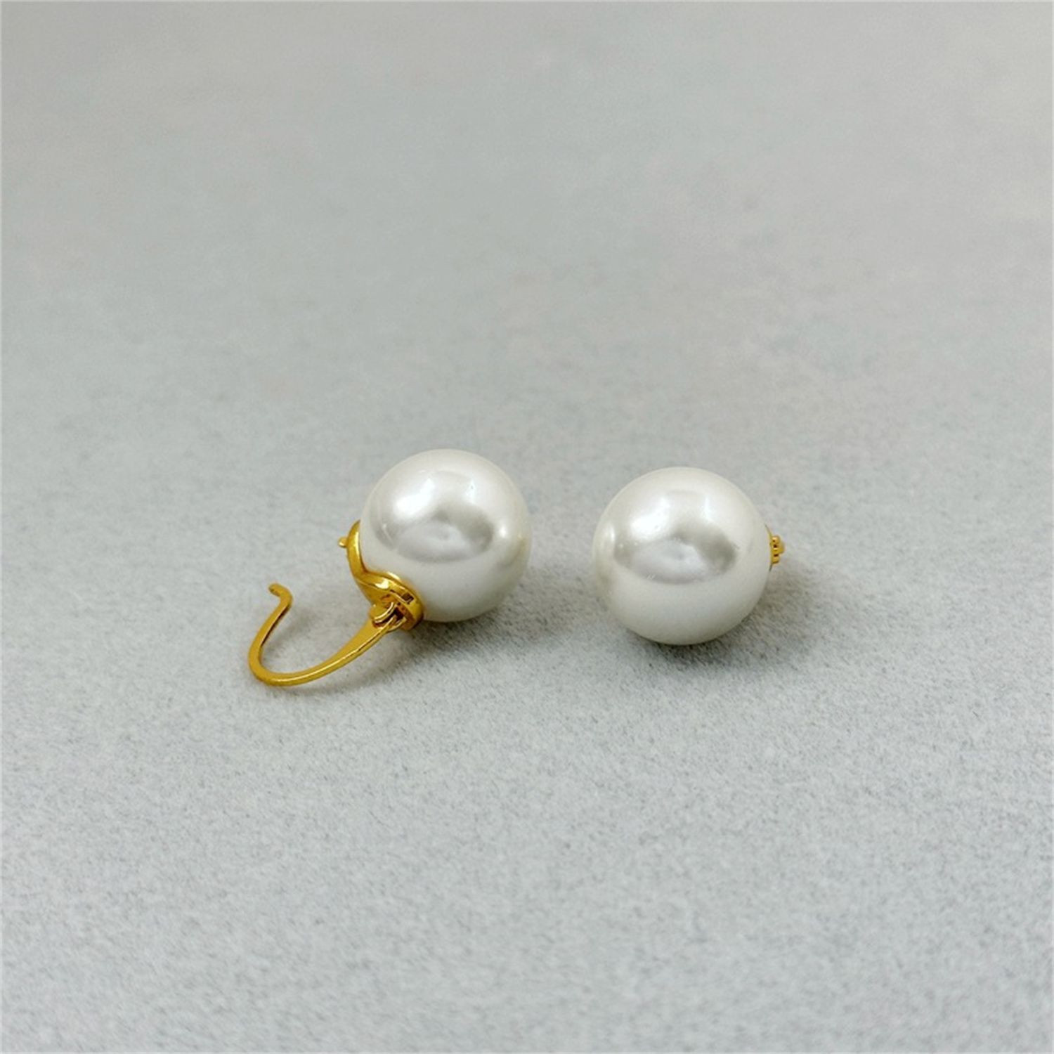 Hot selling fashionable and simple various styles pearl stud earring