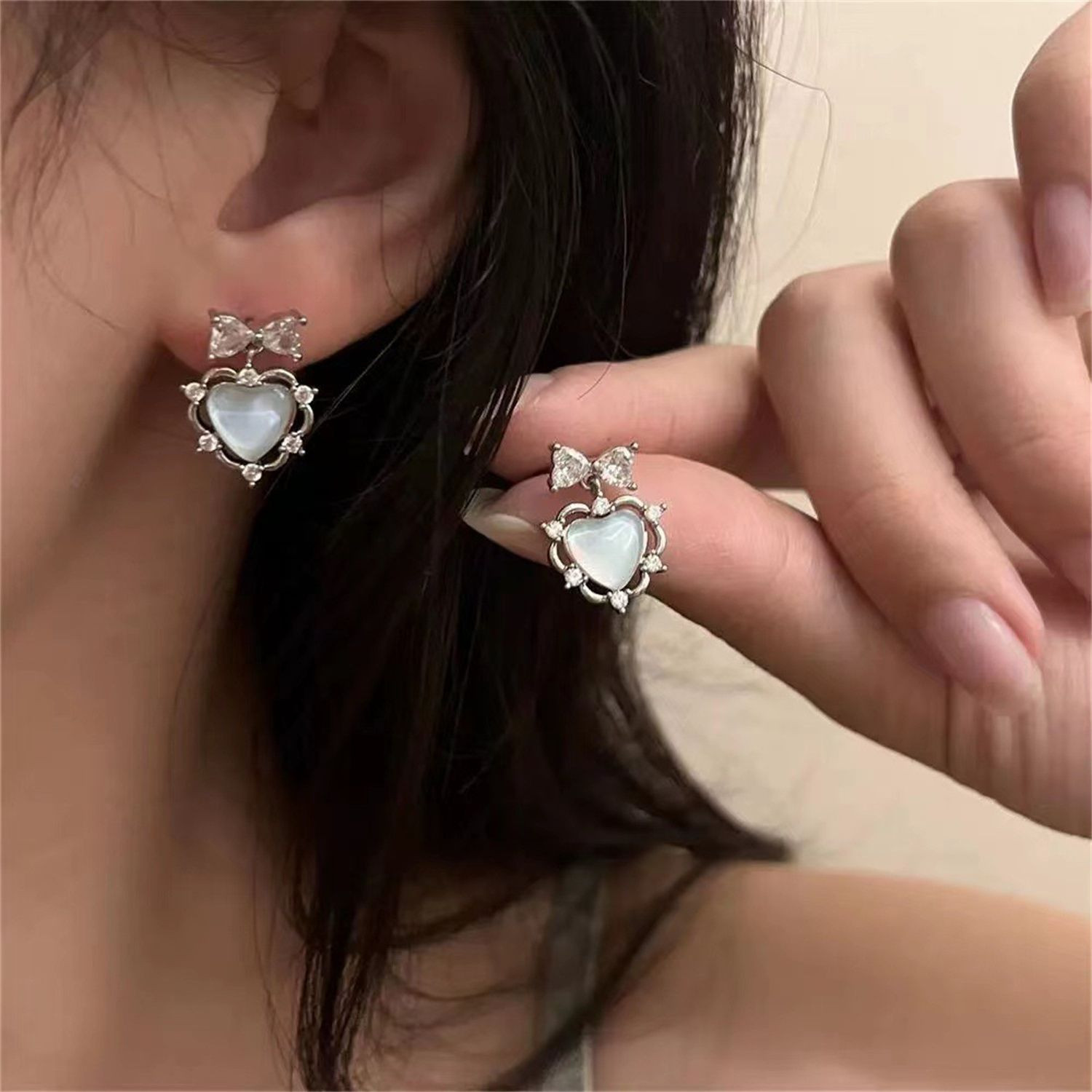 Wholesale elegant and versatile high-end mete alloy stud earring